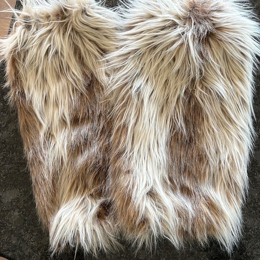 Leg warmers/ boot covers faux fur